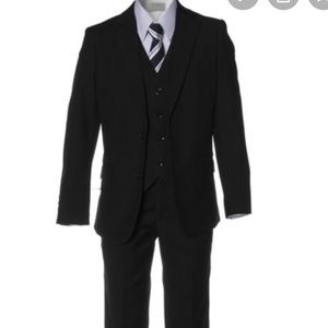 Boys 3 piece suit - size 10